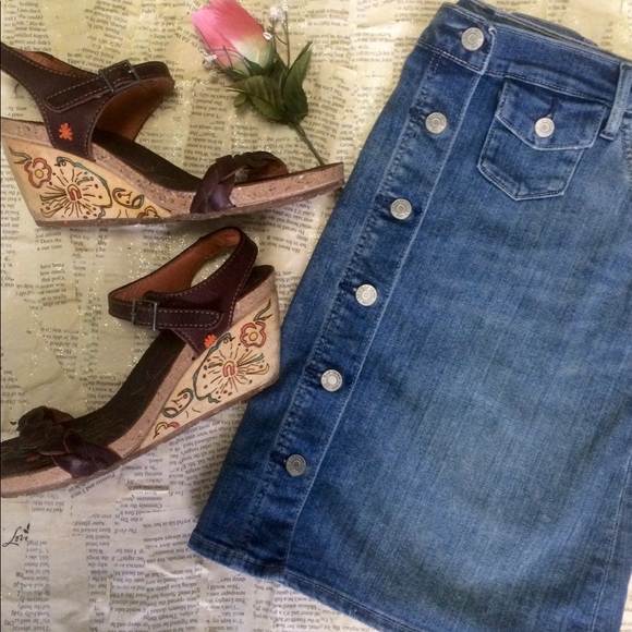 Gap 1969 Denim Button Skirt- Size 26/6 (NWOT) - Picture 5 of 7